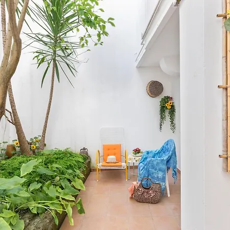 Il Cedrangolo House Tree *